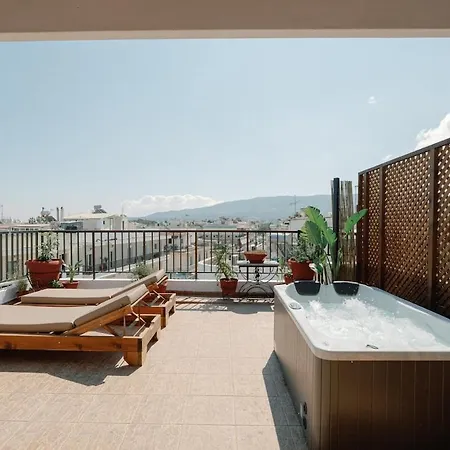 Skyloft - Rooftop Jacuzzi & Sea View - *