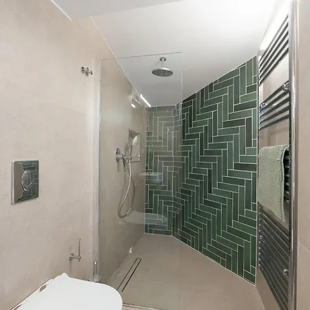 Skyloft - Rooftop Jacuzzi & Sea View - Daire *