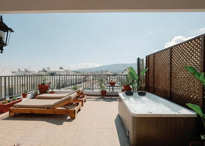 Skyloft - Rooftop Jacuzzi & Sea View - *